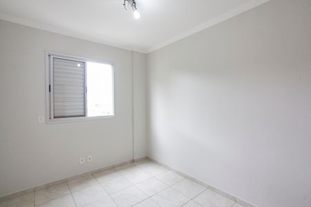 Quarto 1 de apartamento para alugar com 2 quartos, 53m² em Santa Mônica, Uberlândia