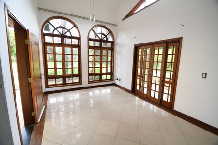 Sala de casa de condomínio à venda com 3 quartos, 1560m² em Cidade Universitária, Campinas