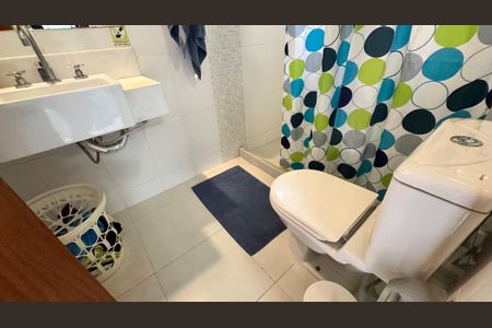 Casa à venda com 210m², 5 quartos e 2 vagas Casa à venda com 210m², 5 quartos e 2 vagasBanheiro quarto 3