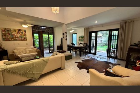 Sala de casa para alugar com 5 quartos, 210m² em Vargem Grande, Rio de Janeiro