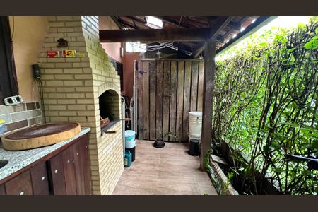 Casa à venda com 210m², 5 quartos e 2 vagas Casa à venda com 210m², 5 quartos e 2 vagasÁrea gourmet