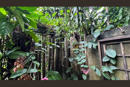 Casa à venda com 210m², 5 quartos e 2 vagas Casa à venda com 210m², 5 quartos e 2 vagasÁrea externa