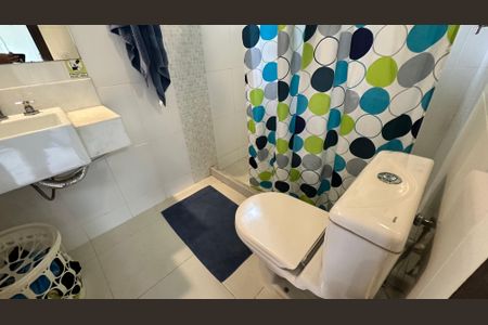 Casa à venda com 210m², 5 quartos e 2 vagas Casa à venda com 210m², 5 quartos e 2 vagasBanheiro quarto 3