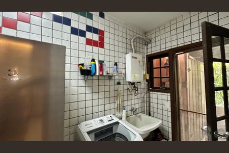 Casa à venda com 210m², 5 quartos e 2 vagas Casa à venda com 210m², 5 quartos e 2 vagasÁrea de Serviço