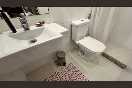 Casa à venda com 210m², 5 quartos e 2 vagas Casa à venda com 210m², 5 quartos e 2 vagasBanheiro quarto 1