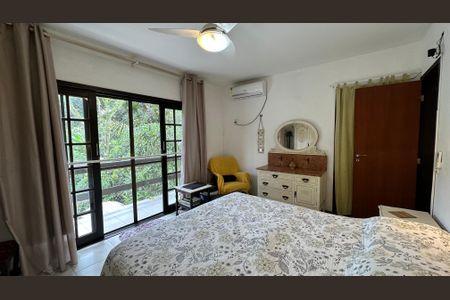 Casa à venda com 210m², 5 quartos e 2 vagas Casa à venda com 210m², 5 quartos e 2 vagasQuarto 2