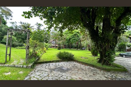 Casa à venda com 210m², 5 quartos e 2 vagas Casa à venda com 210m², 5 quartos e 2 vagasÁrea comum