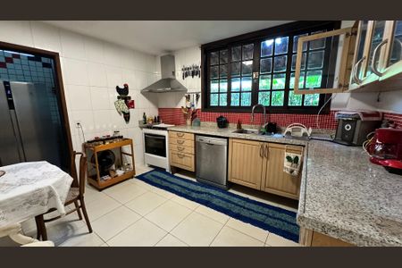 Casa à venda com 210m², 5 quartos e 2 vagas Casa à venda com 210m², 5 quartos e 2 vagasCopa