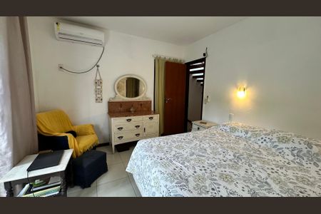 Casa à venda com 210m², 5 quartos e 2 vagas Casa à venda com 210m², 5 quartos e 2 vagasQuarto 2