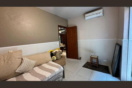 Casa à venda com 210m², 5 quartos e 2 vagas Casa à venda com 210m², 5 quartos e 2 vagasQuarto 1