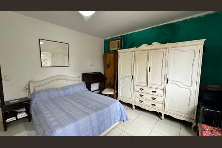 Casa à venda com 210m², 5 quartos e 2 vagas Casa à venda com 210m², 5 quartos e 2 vagasQuarto 3