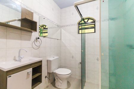 Casa para alugar com 304m², 3 quartos e 6 vagasBanheiro 