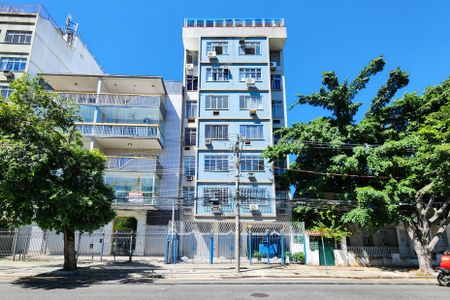 Apartamento para alugar com 90m², 3 quartos e 1 vagaFachada do Condomínio 