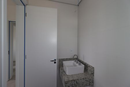 Apartamento à venda com 69m², 2 quartos e 2 vagasBanheiro da Suíte