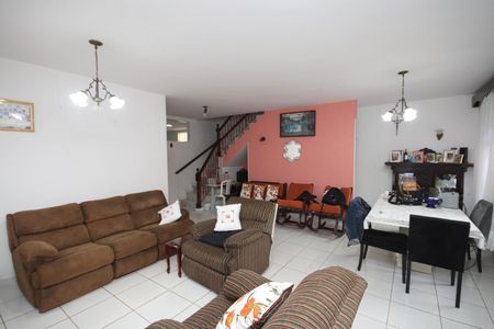 Sala  de casa à venda com 6 quartos, 256m² em Vila Constança, São Paulo