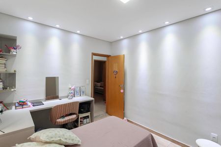 Casa à venda com 210m², 3 quartos e 2 vagasQuarto 2