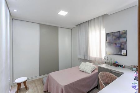 Casa à venda com 210m², 3 quartos e 2 vagasQuarto 2