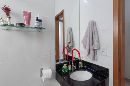 Casa à venda com 210m², 3 quartos e 2 vagasBanheiro social 