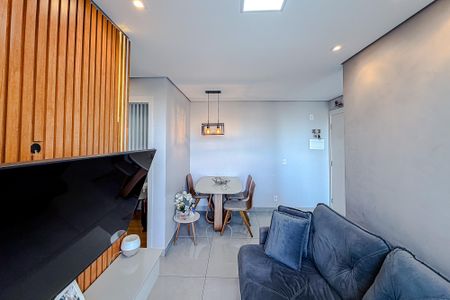 Apartamento à venda com 43m², 2 quartos e 1 vaga Apartamento à venda com 43m², 2 quartos e 1 vagaSala