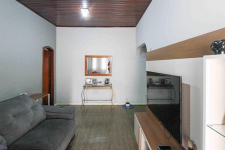 Casa à venda com 2 quartos, 204m² em Vila Santa Clara, São Paulo