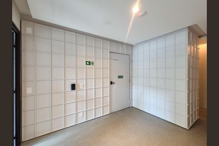 Studio à venda com 42m², 1 quarto e sem vaga Studio à venda com 42m², 1 quarto e sem vagaHall