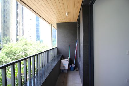 Varanda de kitnet/studio à venda com 1 quarto, 31m² em Itaim Bibi, São Paulo