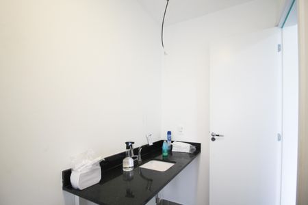 Banheiro de kitnet/studio à venda com 1 quarto, 31m² em Itaim Bibi, São Paulo