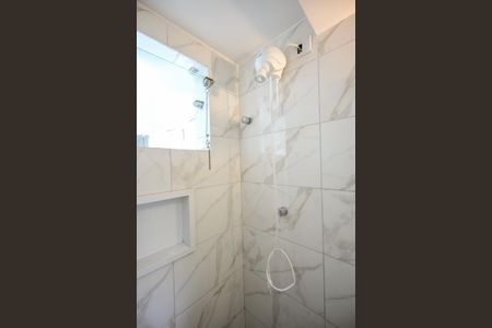 Apartamento para alugar com 58m², 2 quartos e 1 vagaChuveiro do Banheiro