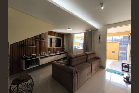 Casa à venda com 3 quartos, 213m² em Vitoria, Belo Horizonte