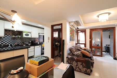 Sala de apartamento à venda com 3 quartos, 150m² em Petrópolis, Porto Alegre