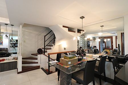 Sala de apartamento à venda com 3 quartos, 150m² em Petrópolis, Porto Alegre