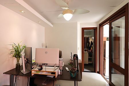 Apartamento à venda com 150m², 3 quartos e 2 vagasEscritório