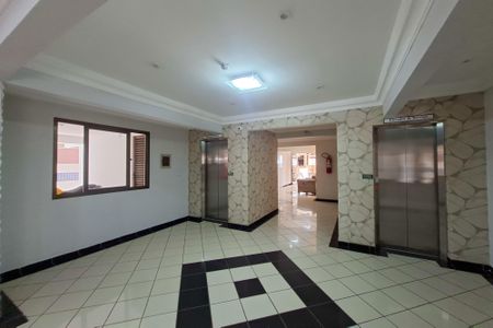 Apartamento para alugar com 77m², 2 quartos e 1 vaga Apartamento para alugar com 77m², 2 quartos e 1 vagaHall social