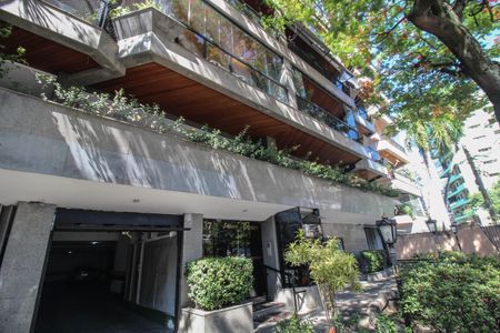 Apartamento para alugar com 210m², 4 quartos e 2 vagas Apartamento para alugar com 210m², 4 quartos e 2 vagasFachada