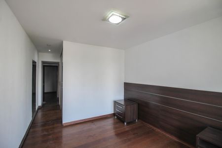 Apartamento para alugar com 210m², 4 quartos e 2 vagas Apartamento para alugar com 210m², 4 quartos e 2 vagasSuíte