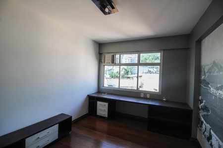 Apartamento para alugar com 210m², 4 quartos e 2 vagas Apartamento para alugar com 210m², 4 quartos e 2 vagasQuarto 4