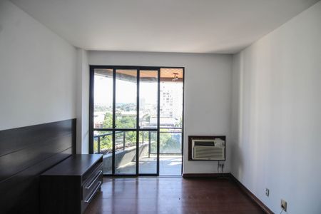 Apartamento para alugar com 210m², 4 quartos e 2 vagas Apartamento para alugar com 210m², 4 quartos e 2 vagasSuíte