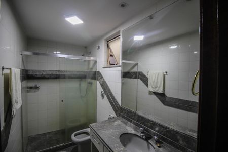 Apartamento para alugar com 210m², 4 quartos e 2 vagas Apartamento para alugar com 210m², 4 quartos e 2 vagasBanheiro