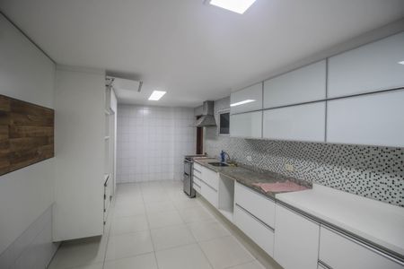 Apartamento para alugar com 210m², 4 quartos e 2 vagas Apartamento para alugar com 210m², 4 quartos e 2 vagasCozinha
