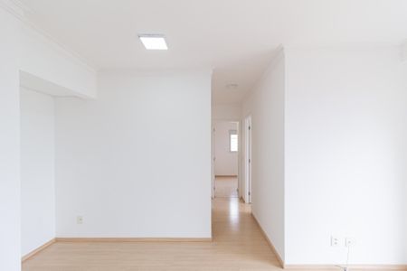 Sala de apartamento para alugar com 3 quartos, 66m² em Jardim das Belezas, Carapicuíba