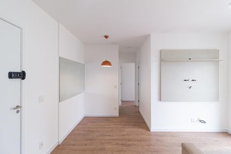 Sala de apartamento para alugar com 2 quartos, 60m² em Jardim das Belezas, Carapicuíba