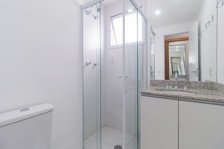 Apartamento para alugar com 60m², 2 quartos e 1 vaga Apartamento para alugar com 60m², 2 quartos e 1 vagaBanheiro da suíte