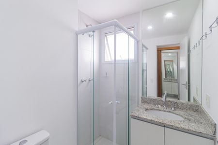 Apartamento para alugar com 60m², 2 quartos e 1 vaga Apartamento para alugar com 60m², 2 quartos e 1 vagaBanheiro da suíte