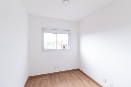 Quarto de apartamento para alugar com 2 quartos, 60m² em Jardim das Belezas, Carapicuíba