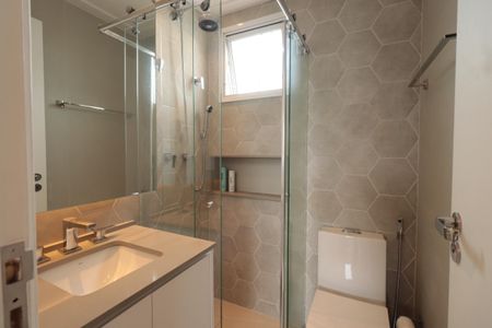 Apartamento à venda com 220m², 2 quartos e 4 vagasBanheiro da Suíte 2