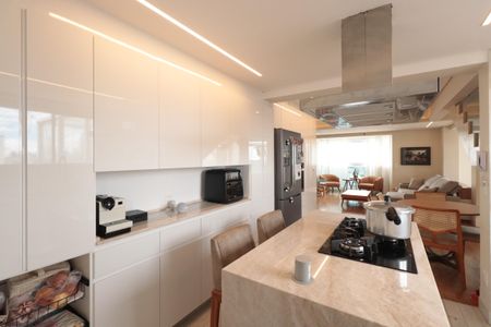 Apartamento à venda com 220m², 2 quartos e 4 vagasCozinha