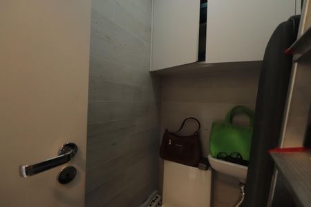 Apartamento à venda com 220m², 2 quartos e 4 vagasBanheiro de serviço