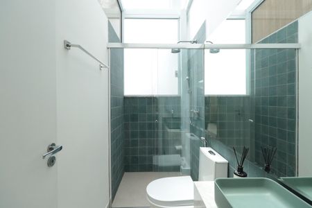 Apartamento à venda com 220m², 2 quartos e 4 vagasLavabo