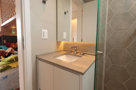 Apartamento à venda com 220m², 2 quartos e 4 vagasBanheiro da Suíte 2