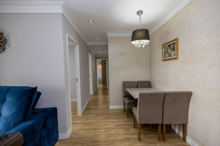 Sala de apartamento para alugar com 3 quartos, 74m² em Jardim Tupanci, Barueri